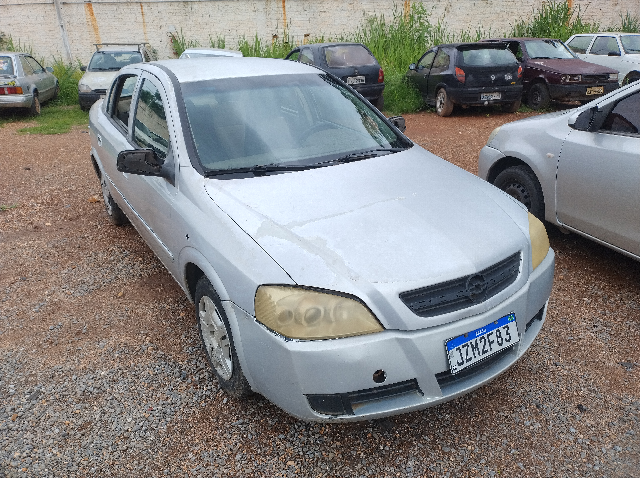 Veículo GM - Chevrolet Astra GM Astra GL 2002 Conservado Não Funcionando 2003 em leilão
